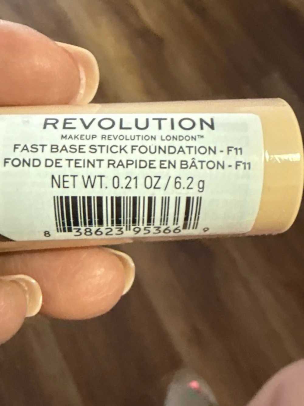 Revolution Foundation Stick color F11